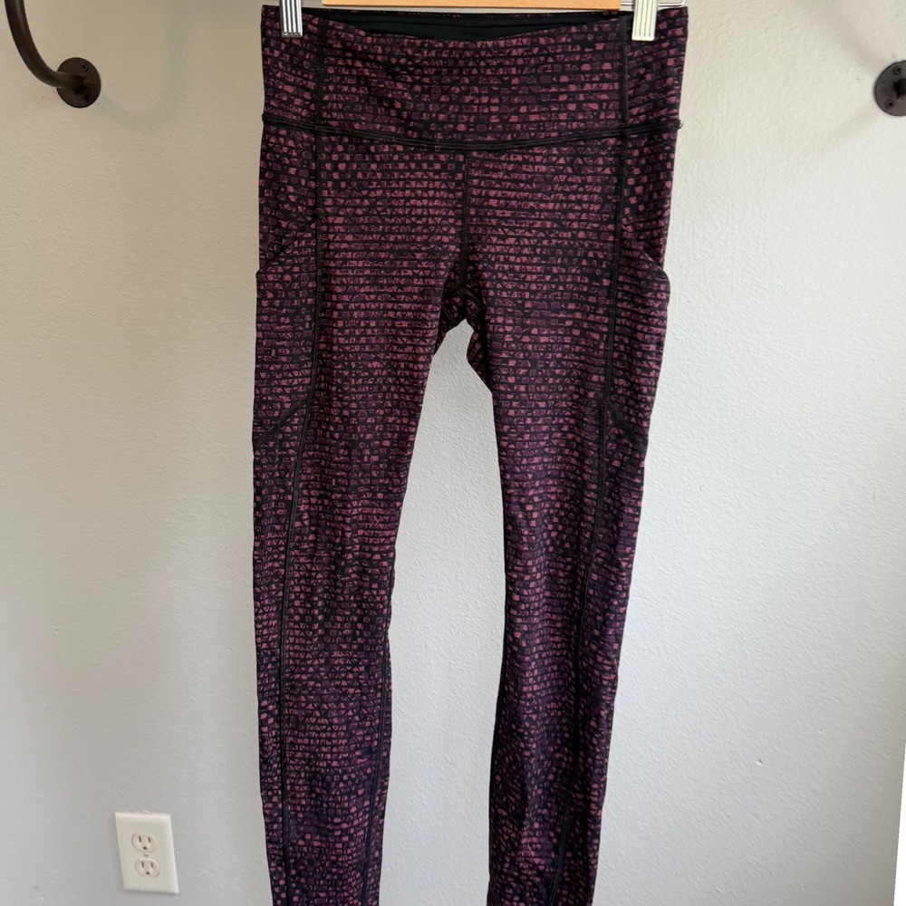 Lululemon Speed Up Tight Purple Black Geometric Pixel Print Running Leggings 4